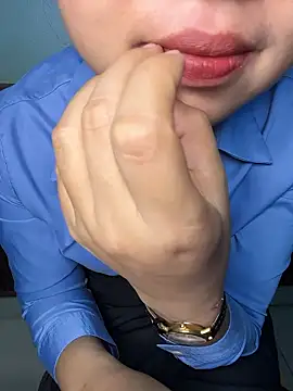 Snapshot of Bong_lovelyy chatting on 01-19-26, 01:09 Bong lovelyy online show from 01-19-26, 01:09