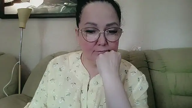 infinity loveliness online show from 06-17-26, 07:30