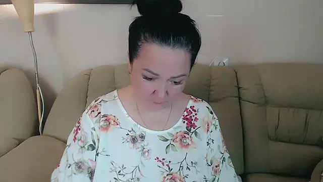 infinity loveliness online show from 10-16-25, 06:54