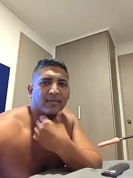 Snapshot of xxxch3o chatting on 05-09-26, 04:05 xxxch3o online show from 05-09-26, 04:05