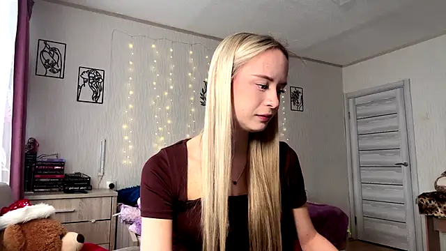 LatashiaOrcutt online show from 01-08-26, 08:53