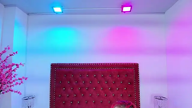 Snapshot of Hannah_andrews chatting on 02-01-26, 11:30 Hannah andrews online show from 02-01-26, 11:30