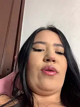 Snapshot of DulcePiink chatting on 02-15-26, 07:46 DulcePiink online show from 02-15-26, 07:46