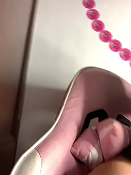 Snapshot of DulcePiink chatting on 03-03-26, 07:54 DulcePiink online show from 03-03-26, 07:54