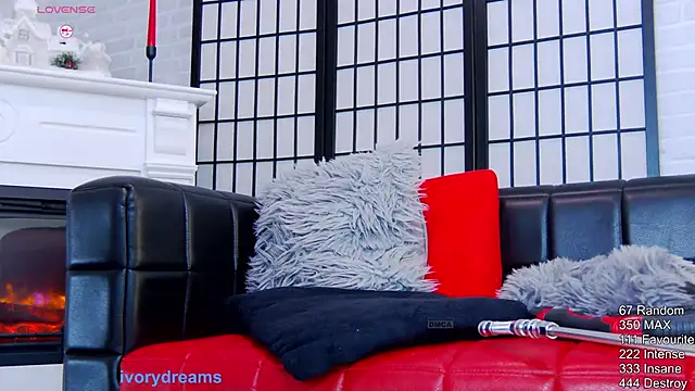 Snapshot of IvoryDreams chatting on 02-14-26, 08:09 IvoryDreams online show from 02-14-26, 08:09