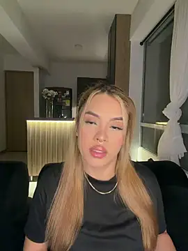 Snapshot of karymoron chatting on 02-10-26, 05:17 karymoron online show from 02-10-26, 05:17