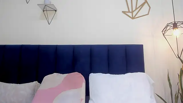 mayaevansmg online show from 04-01-26, 12:17