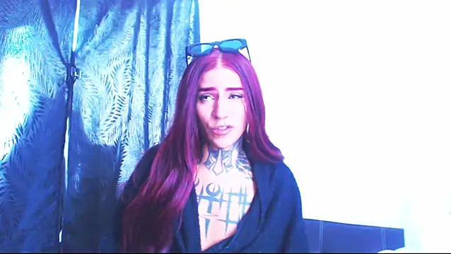 jazmin wolf online show from 07-25-26, 06:58
