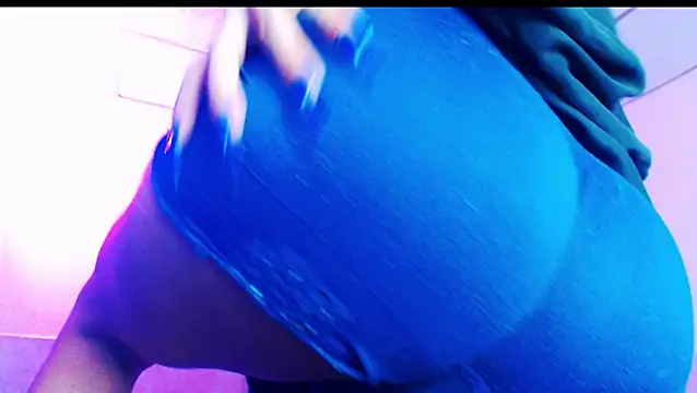 Snapshot of jazmin_wolf chatting on 02-15-26, 12:37 jazmin wolf online show from 02-15-26, 12:37