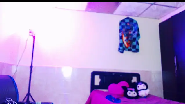 Snapshot of jazmin_wolf chatting on 02-19-26, 12:02 jazmin wolf online show from 02-19-26, 12:02