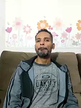 Snapshot of moreno_alpha_br chatting on 06-04-26, 01:43 moreno alpha br online show from 06-04-26, 01:43