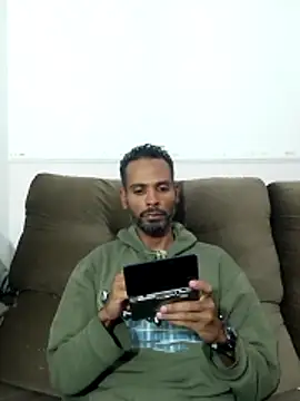 Snapshot of moreno_alpha_br chatting on 06-14-26, 03:57 moreno alpha br online show from 06-14-26, 03:57