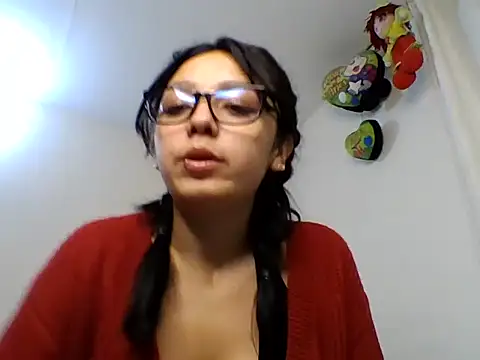 Snapshot of persefxne chatting on 02-12-26, 02:33 persefxne online show from 02-12-26, 02:33