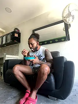 leon97hot online show from 01-07-26, 04:23