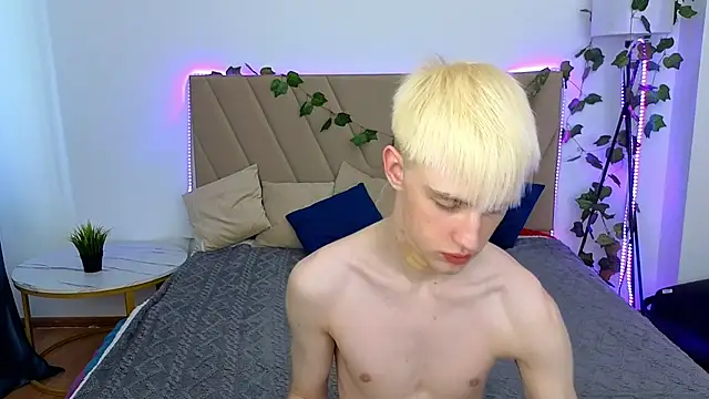 lucidangelok1 online show from 06-07-26, 04:28