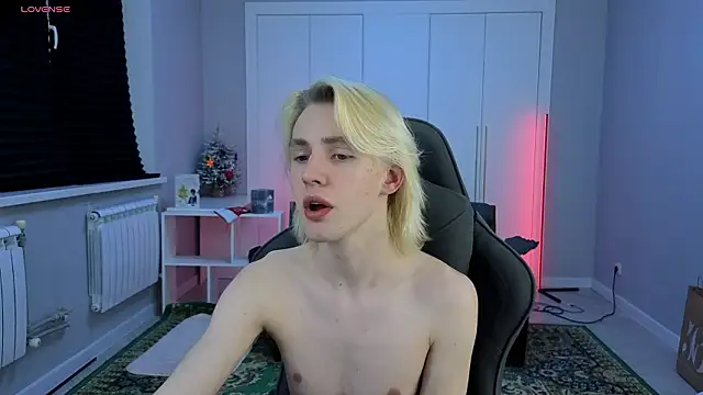 lucidangelok1 online show from 03-26-26, 01:42