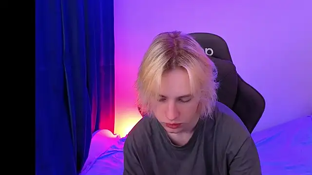 lucidangelok1 online show from 04-08-26, 07:10