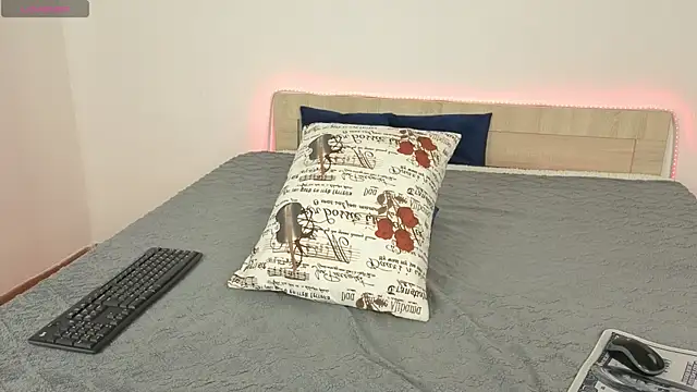 lucidangelok1 online show from 06-14-26, 04:08