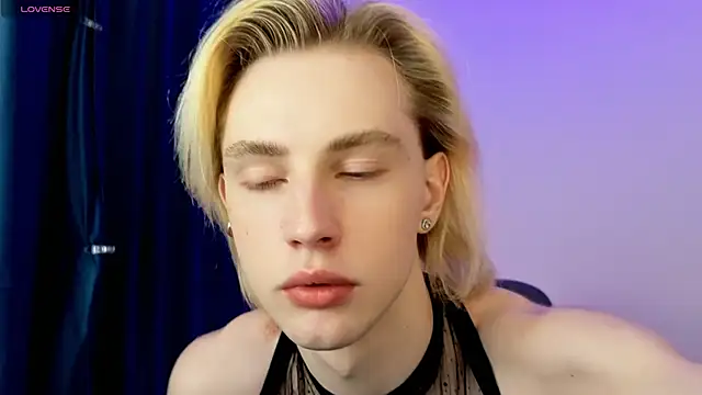 lucidangelok1 online show from 04-10-26, 07:26