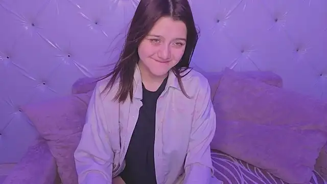 xxxnaughtyfoxyxxx online show from 04-24-26, 05:15