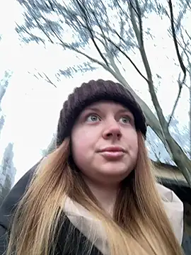 Snapshot of BlondeHott chatting on 02-24-26, 05:08 BlondeHott online show from 02-24-26, 05:08