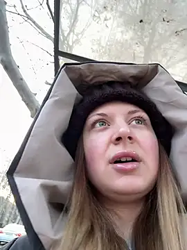 Snapshot of BlondeHott chatting on 02-22-26, 05:32 BlondeHott online show from 02-22-26, 05:32