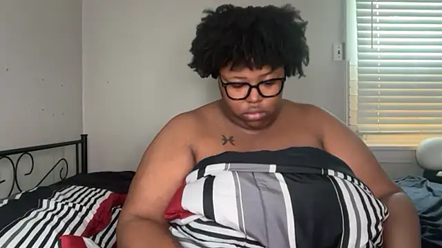 Snapshot of Chocolatebunnyxx96 chatting on 04-26-26, 02:03 Chocolatebunnyxx96 online show from 04-26-26, 02:03
