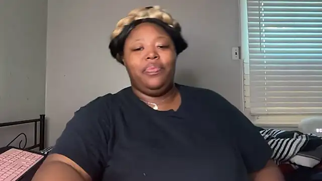 Chocolatebunnyxx96 online show from 04-03-26, 12:22