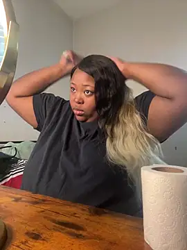 Chocolatebunnyxx96 online show from 03-18-26, 05:14