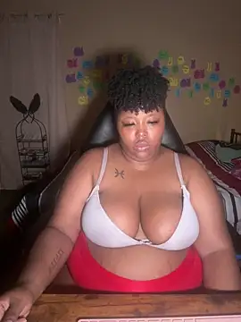 Snapshot of Chocolatebunnyxx96 chatting on 05-18-26, 02:23 Chocolatebunnyxx96 online show from 05-18-26, 02:23