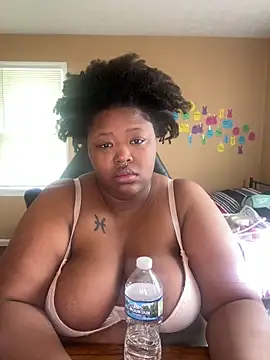 Snapshot of Chocolatebunnyxx96 chatting on 05-06-26, 03:16 Chocolatebunnyxx96 online show from 05-06-26, 03:16