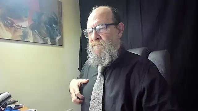 Snapshot of Uncle_Hottie chatting on 01-18-26, 03:48 Uncle Hottie online show from 01-18-26, 03:48