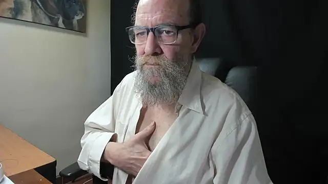 Snapshot of Uncle_Hottie chatting on 02-07-26, 04:04 Uncle Hottie online show from 02-07-26, 04:04