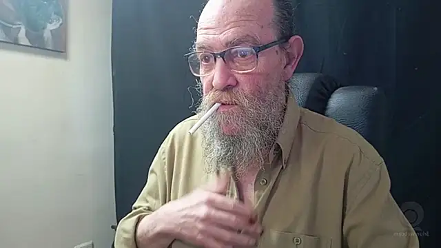 Snapshot of Uncle_Hottie chatting on 04-07-26, 04:53 Uncle Hottie online show from 04-07-26, 04:53