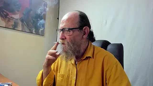 Snapshot of Uncle_Hottie chatting on 02-13-26, 09:37 Uncle Hottie online show from 02-13-26, 09:37