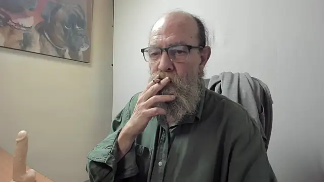 Snapshot of Uncle_Hottie chatting on 03-08-26, 04:43 Uncle Hottie online show from 03-08-26, 04:43