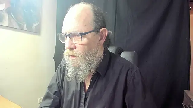 Snapshot of Uncle_Hottie chatting on 02-04-26, 03:07 Uncle Hottie online show from 02-04-26, 03:07