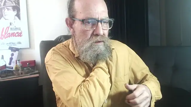 Snapshot of Uncle_Hottie chatting on 07-31-26, 02:58 Uncle Hottie online show from 07-31-26, 02:58