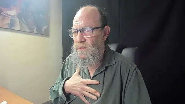 Snapshot of Uncle_Hottie chatting on 02-06-26, 02:46 Uncle Hottie online show from 02-06-26, 02:46