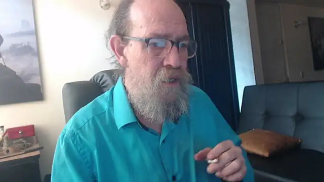 Snapshot of Uncle_Hottie chatting on 07-02-26, 03:18 Uncle Hottie online show from 07-02-26, 03:18