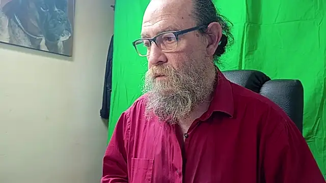 Snapshot of Uncle_Hottie chatting on 03-22-26, 03:24 Uncle Hottie online show from 03-22-26, 03:24