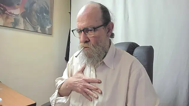 Snapshot of Uncle_Hottie chatting on 02-19-26, 05:43 Uncle Hottie online show from 02-19-26, 05:43