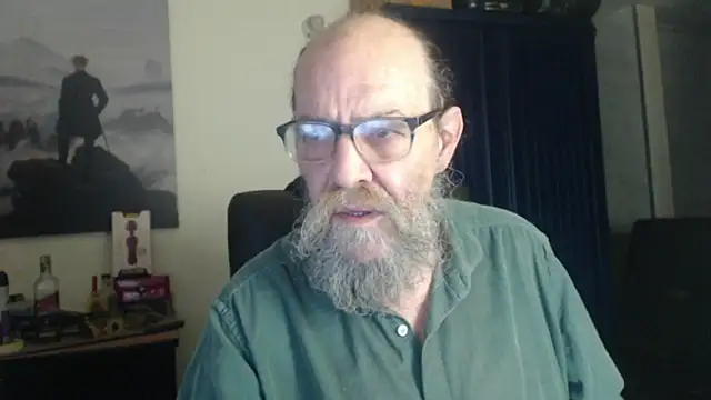 Snapshot of Uncle_Hottie chatting on 07-12-26, 04:13 Uncle Hottie online show from 07-12-26, 04:13