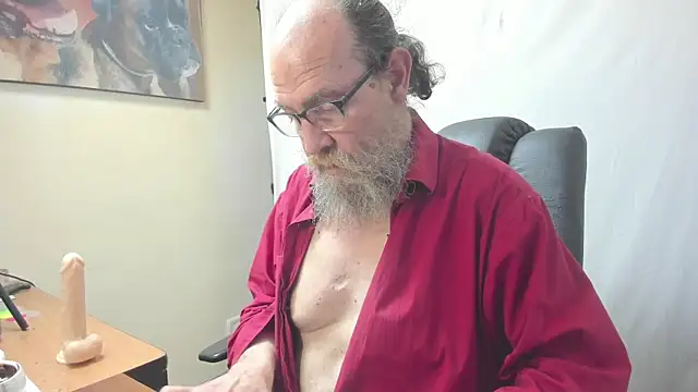 Snapshot of Uncle_Hottie chatting on 02-26-26, 05:24 Uncle Hottie online show from 02-26-26, 05:24