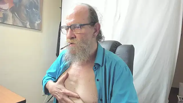 Snapshot of Uncle_Hottie chatting on 02-15-26, 07:51 Uncle Hottie online show from 02-15-26, 07:51