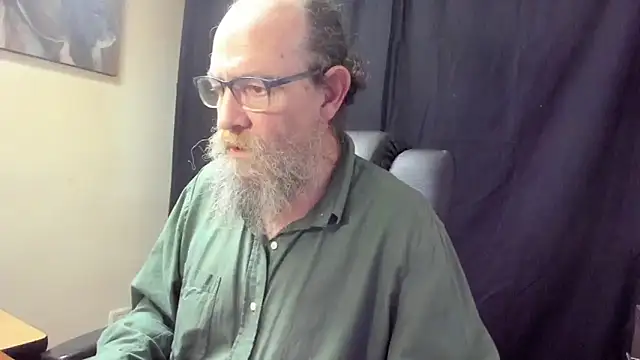Snapshot of Uncle_Hottie chatting on 03-25-26, 09:03 Uncle Hottie online show from 03-25-26, 09:03