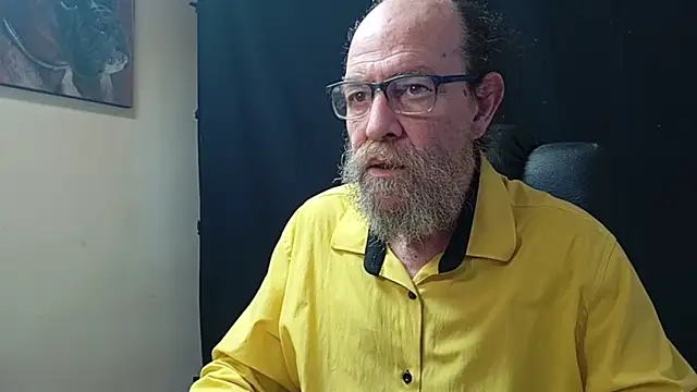 Snapshot of Uncle_Hottie chatting on 04-12-26, 04:43 Uncle Hottie online show from 04-12-26, 04:43