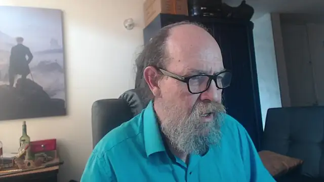 Snapshot of Uncle_Hottie chatting on 06-16-26, 03:12 Uncle Hottie online show from 06-16-26, 03:12