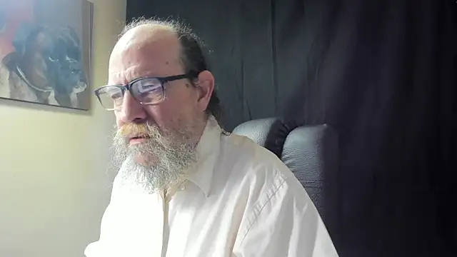 Snapshot of Uncle_Hottie chatting on 01-17-26, 05:05 Uncle Hottie online show from 01-17-26, 05:05