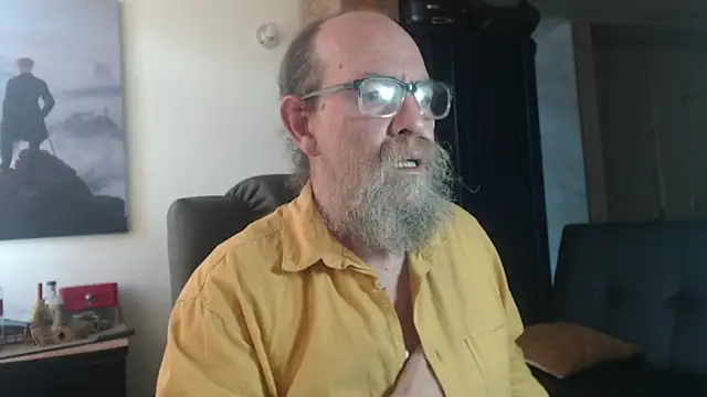 Snapshot of Uncle_Hottie chatting on 07-06-26, 05:48 Uncle Hottie online show from 07-06-26, 05:48